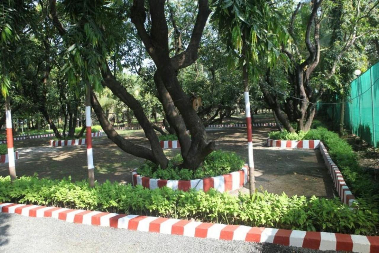 Madhuvan Farm cottage Alībāg Esterno foto